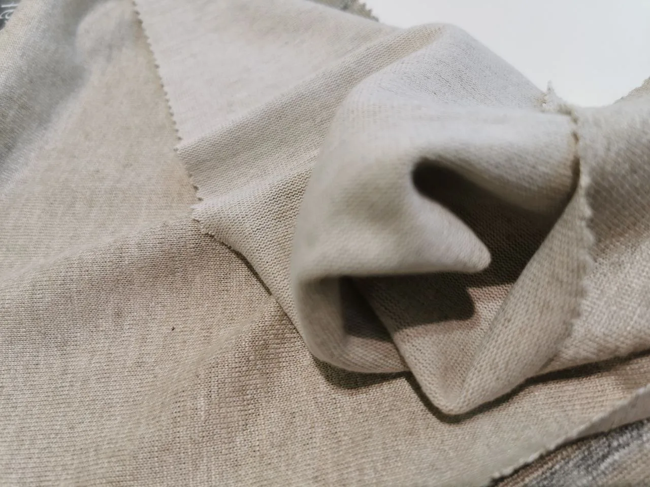 Leinenstrickjersey energetisch hochschwingend